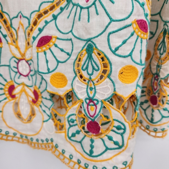 Akemi + Kin Bisbee Embroidered Top Womens Size 8 White 3/4 Sleeve Blouse - Picture 6 of 9